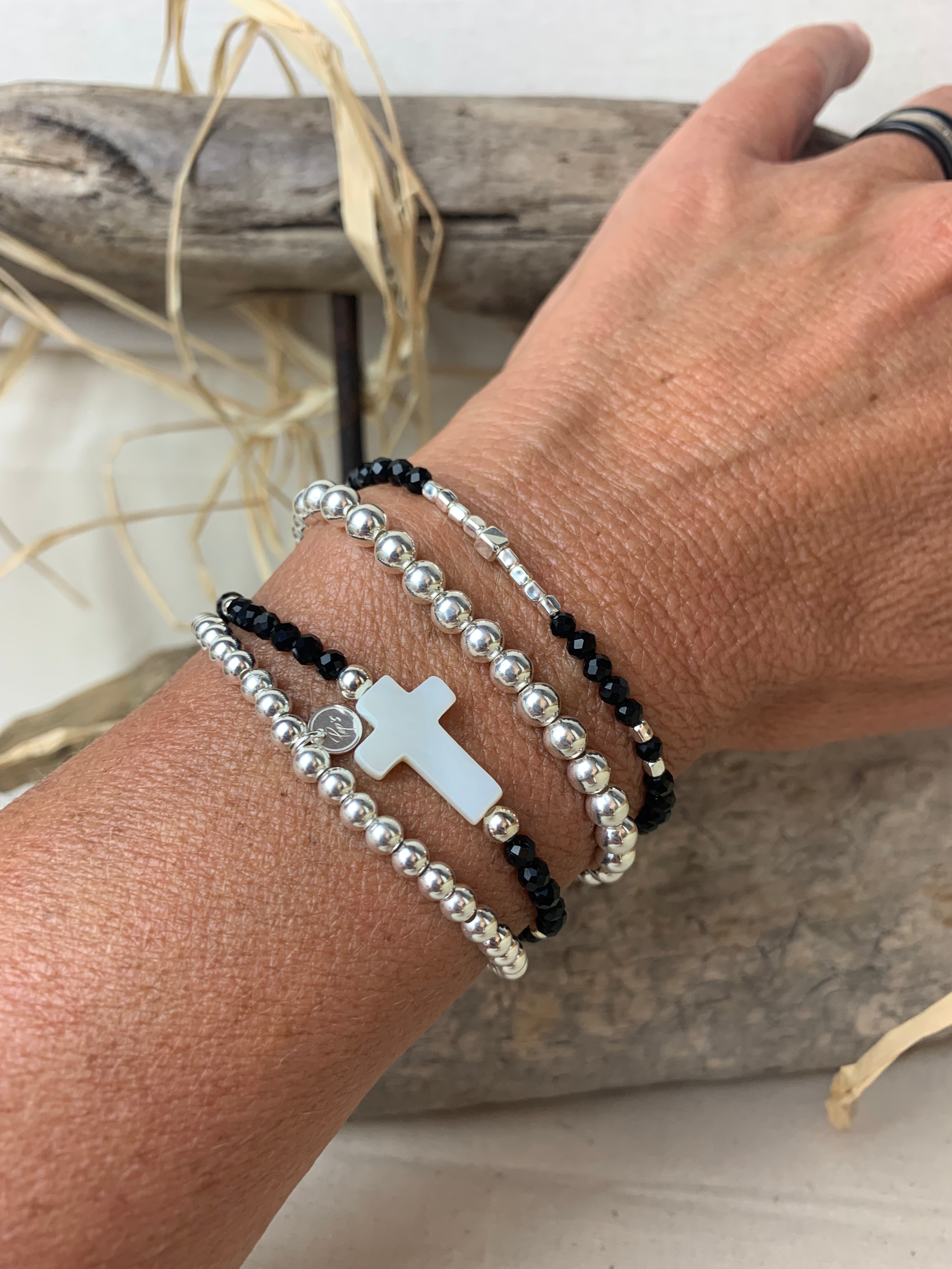 Bracelet Croix Nacre & Onyx