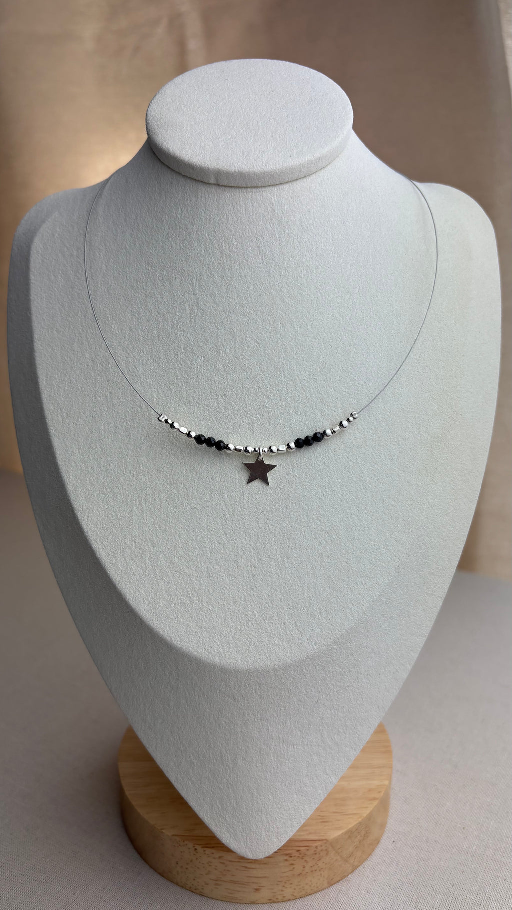 Collier ras de cou Étoile Onyx